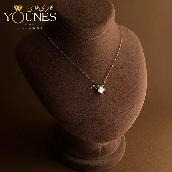 گردنبند طلا ونکلیف سنگی سفید